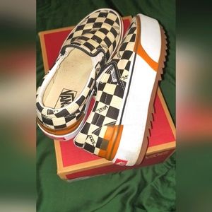 Women's 8.5 Vans slip on